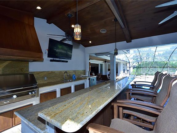 3rd image of 9543 Westover Club Cir
