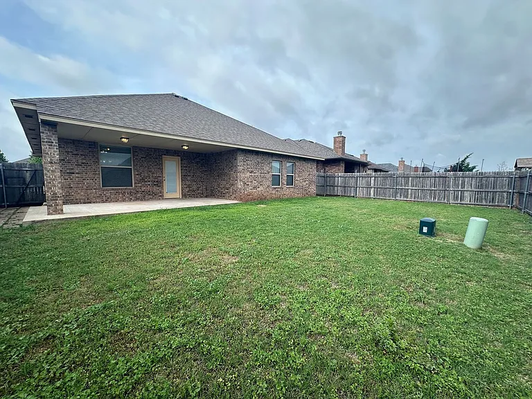 8017 NW 160th Ter — Photo 33
