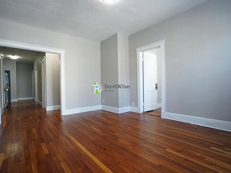 9 Carol Ave #3 — Photo 7