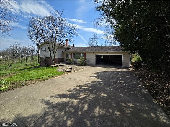 2nd image of 2000 Shady Ln