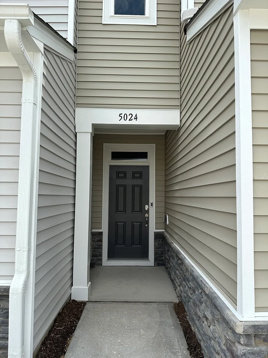 Building Photo - 5024 Arkose Dr #5024