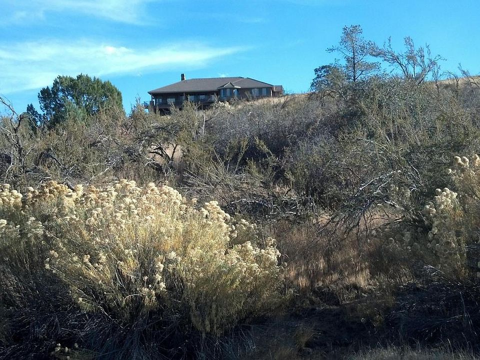 2nd image of 970 Northridge Dr