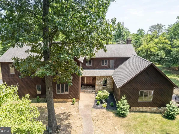 210 McGuire Rd, Winchester, VA 22603