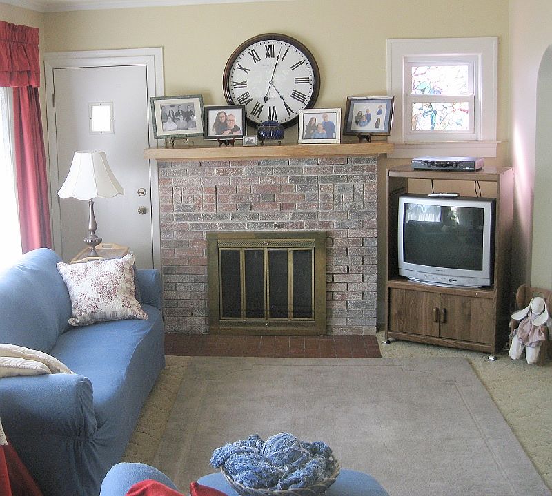 Living room with fireplace