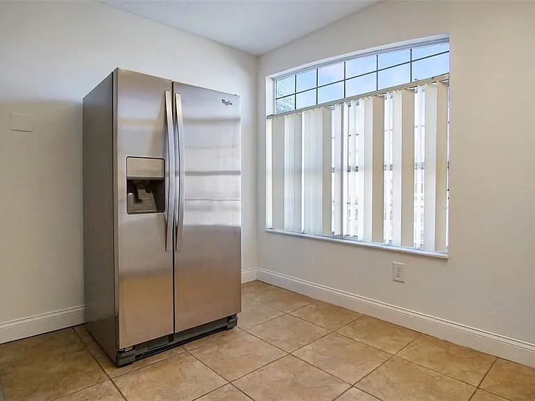 526 Caribbean Dr — Photo 5