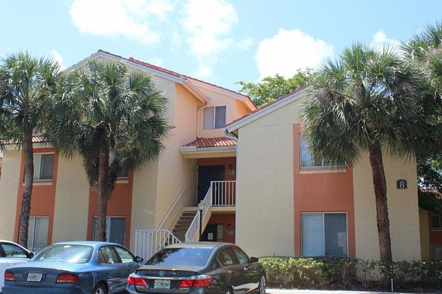 1st image of 1127 The Pointe Dr