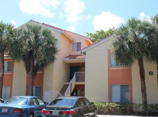 1127 The Pointe Dr, West Palm Beach, FL 33409