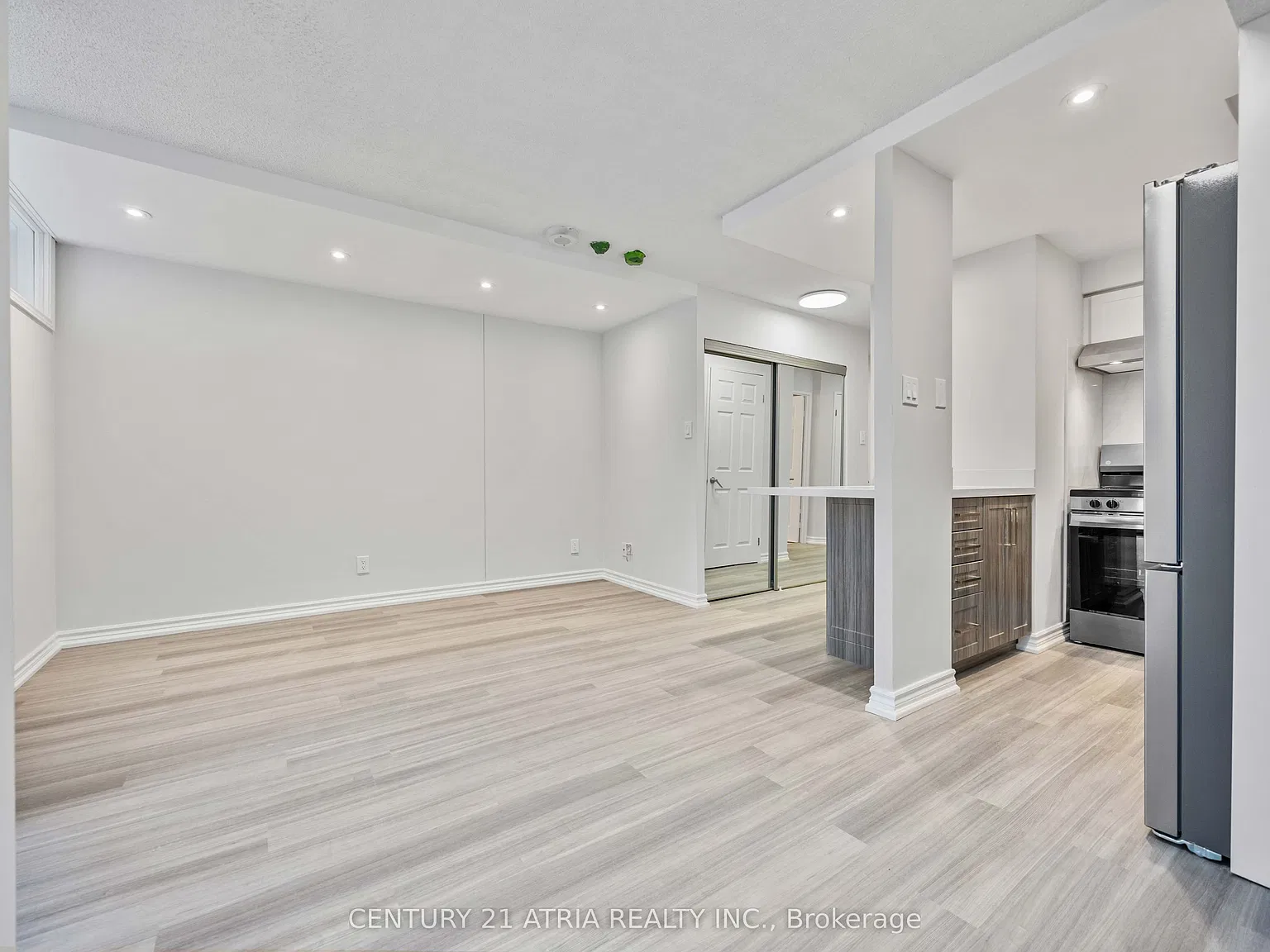 2 bed, $2,400 — Photo 4