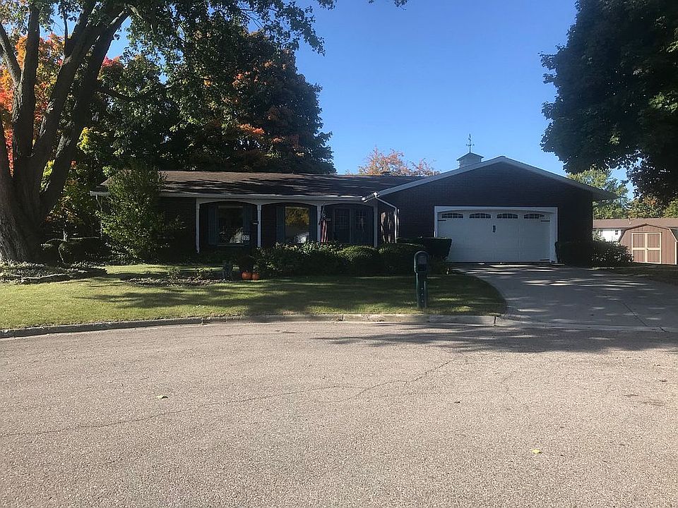 1st image of 107 Rex St