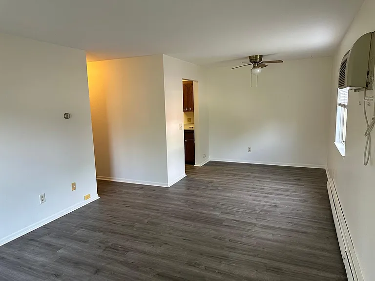 2122 Allen Blvd #6 — Photo 3