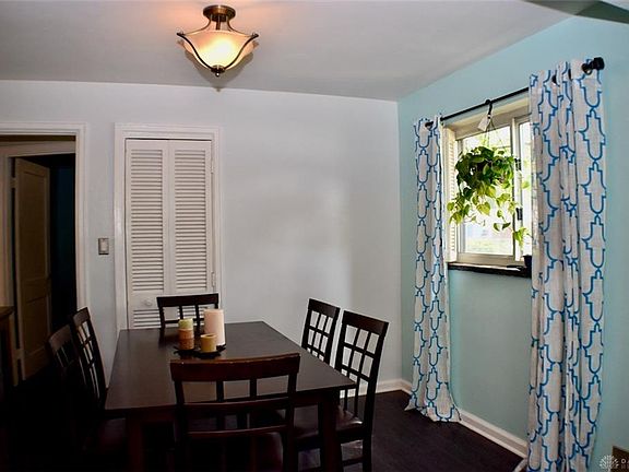 5th image of 329 E Dorothy Ln