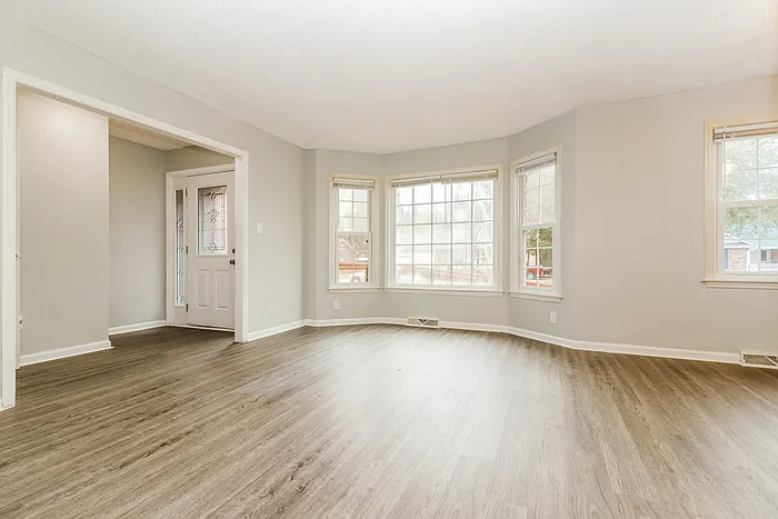 212 Woodward Blvd — Photo 2