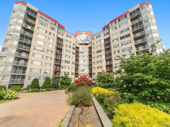 10 Stewart Place #9CE, White Plains, NY 10603