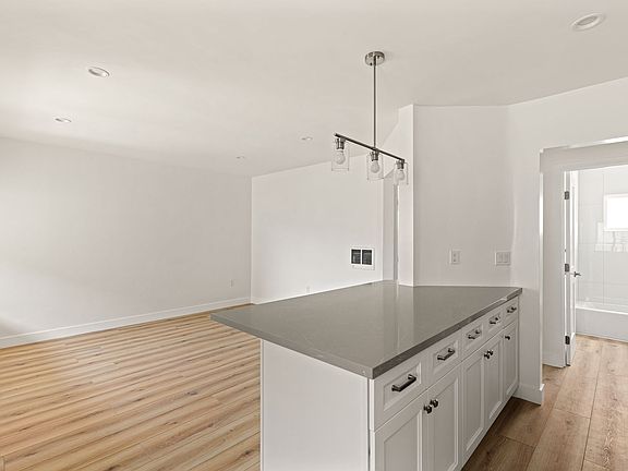 5th image of 4055 Utah St #9