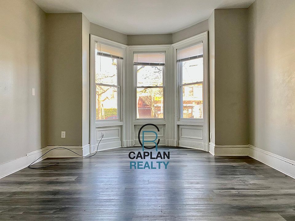 1st image of 490 Howard Ave #1