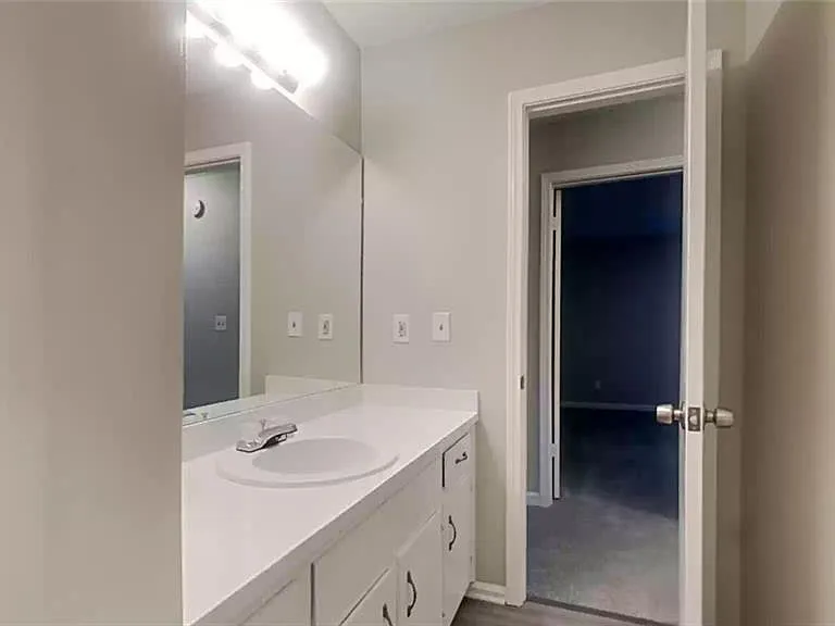 1386 Williamsburg Ln — Photo 23