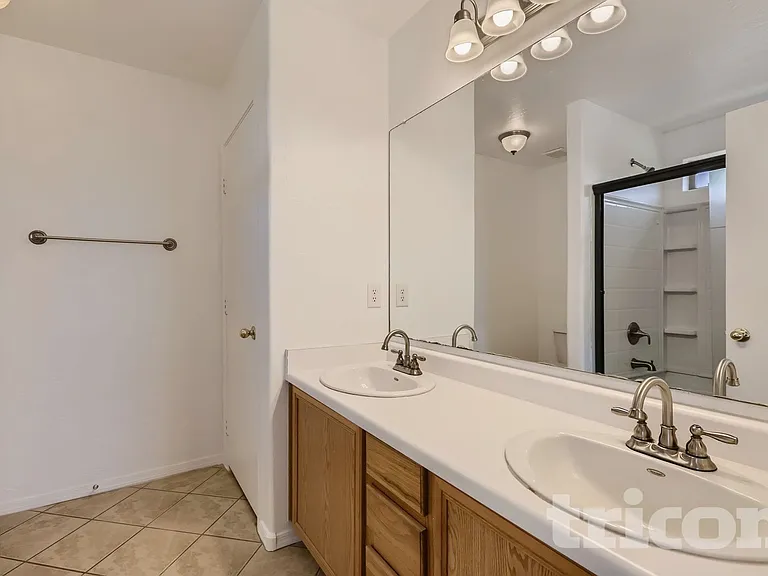924 S 240th Dr — Photo 13