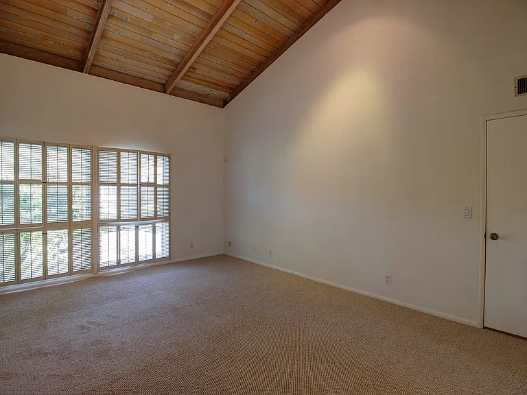 2630 State St #6 — Photo 26