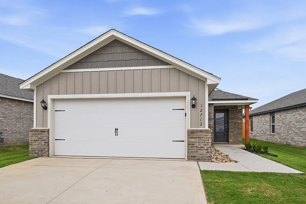 3 bed, 2.0 bath, 1286 sqft, $1,590 — Photo 1