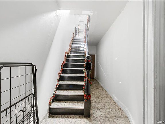 4th image of 3232 Bronxwood Avenue