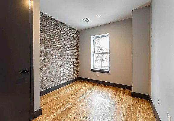 4th image of 1066 Park Pl APT 4B