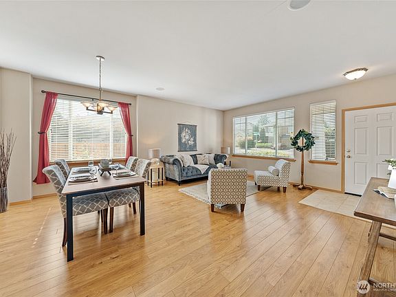 4th image of 6022 Olive Avenue SE