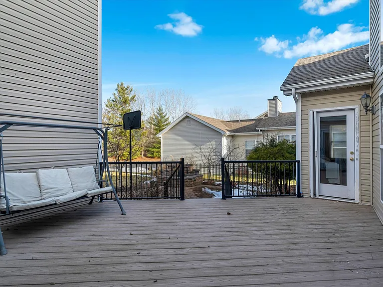 317 Lake Side View Ln — Photo 33