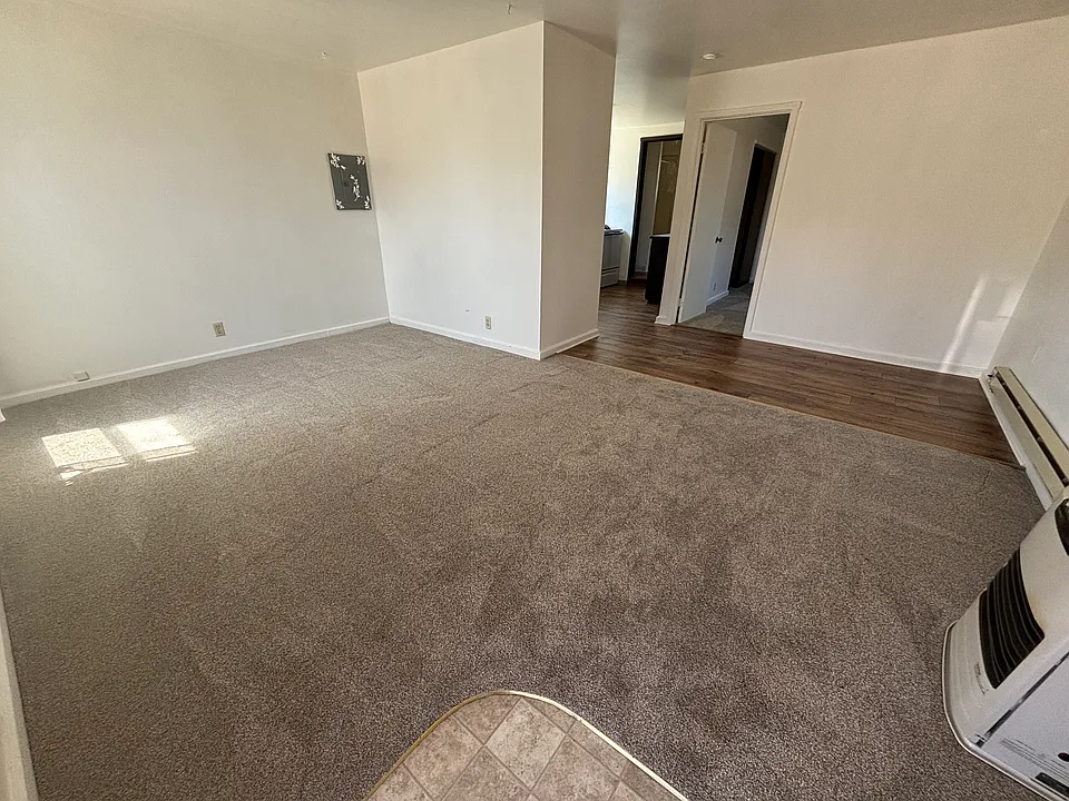 2364 Redwood Ave