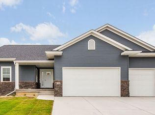 1908 Hoover Trail Cir SW, Cedar Rapids, IA 52404