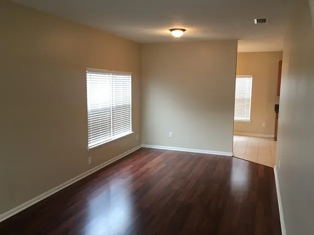 1779 Ferncreek Dr — Photo 4