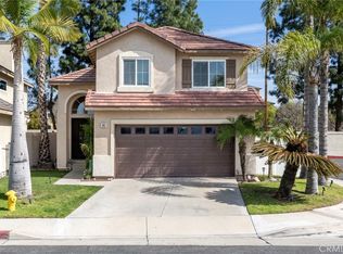 901 Primrose Ln, Corona, CA 92878