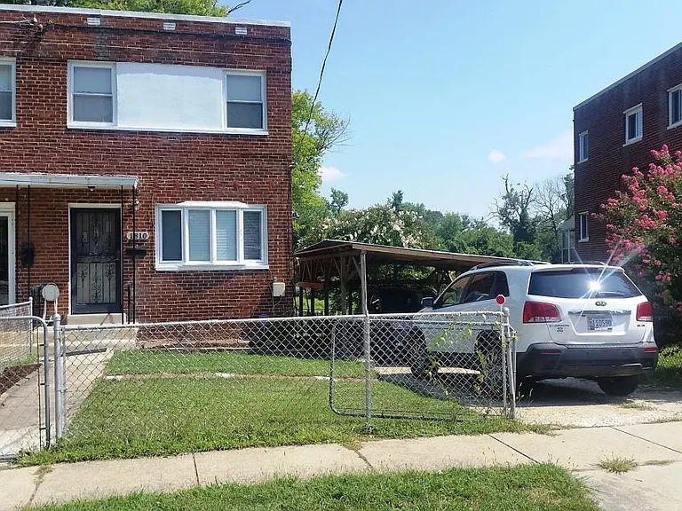 Longford Dr — Photo 9