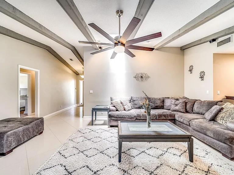 574 Juniper Pl — Photo 31