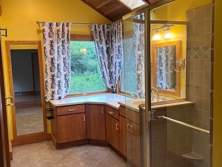 115 Gralake Ave — Photo 29