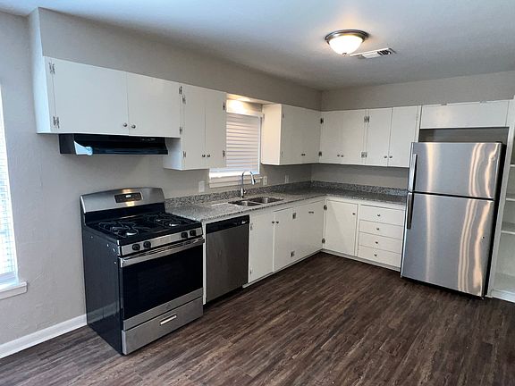 5th image of 438 Hialeah Ave