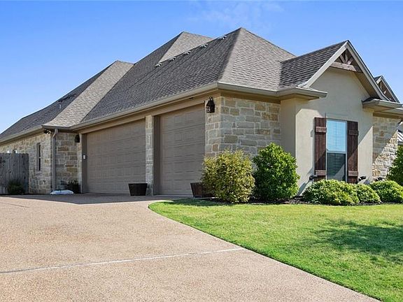 2nd image of 618 Stone Manor Dr