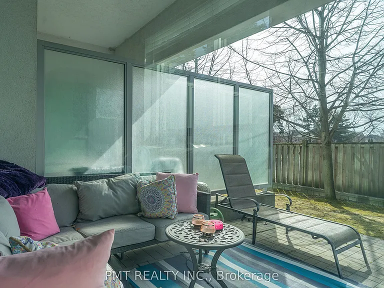 60 Fairfax Cres #111 — Photo 18