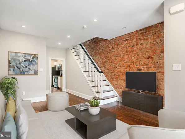 3242 Chatham St, Philadelphia, PA 19134