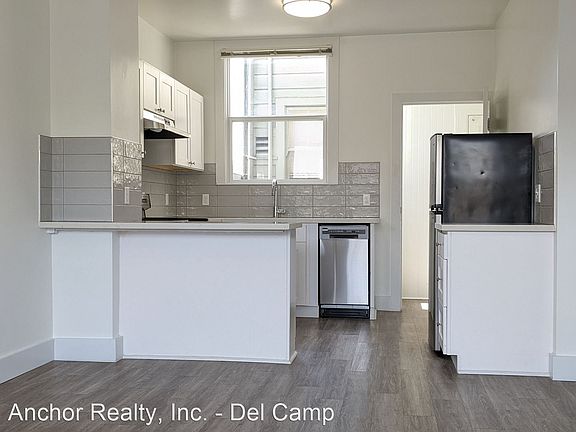 2nd image of 520 Divisadero St #6