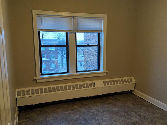 4th image of 2431 W Capitol Dr #304