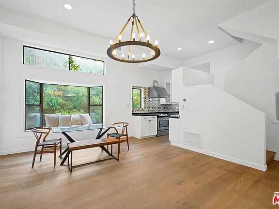 3rd image of 8708 Wonderland Ave