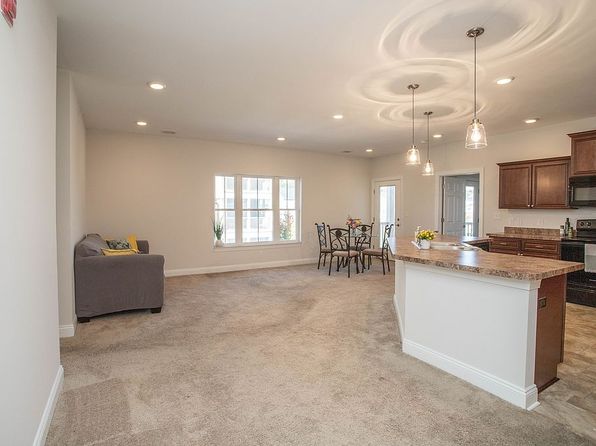 31 Gables East Way #301