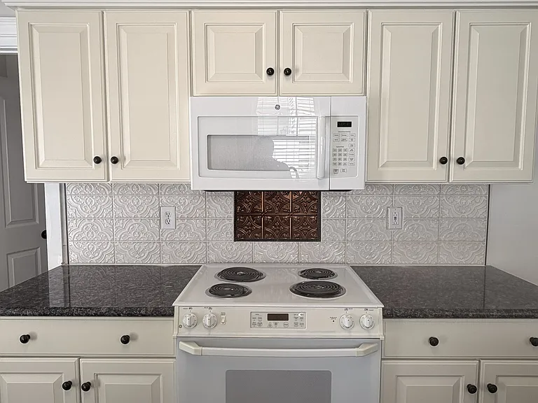 11341 Charlotte View Dr — Photo 7