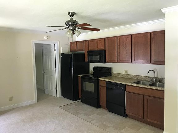 Kitchen/Den