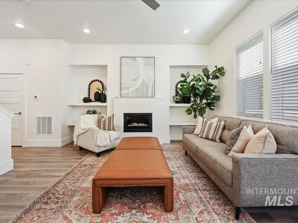 2719 W Stewart Ave, Boise, ID 83702