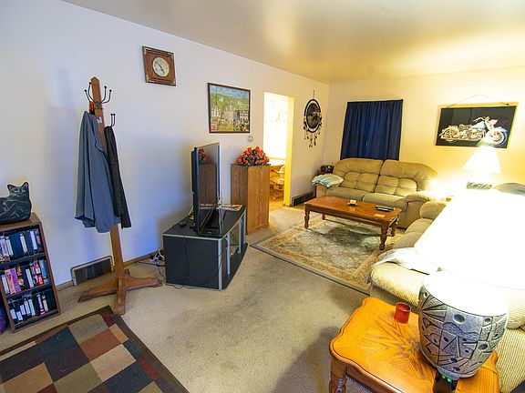 4th image of 4980 Palmetto St