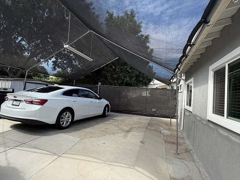 W Grand Blvd — Photo 16