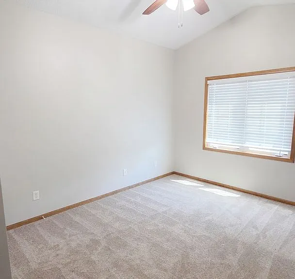 Meadow Court Apartments — Photo 9
