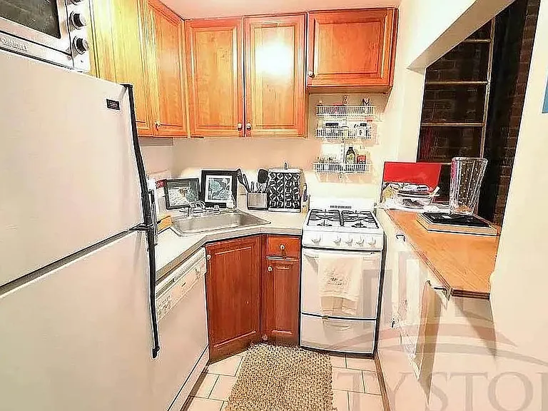 306 W 73rd St #1S — Photo 4