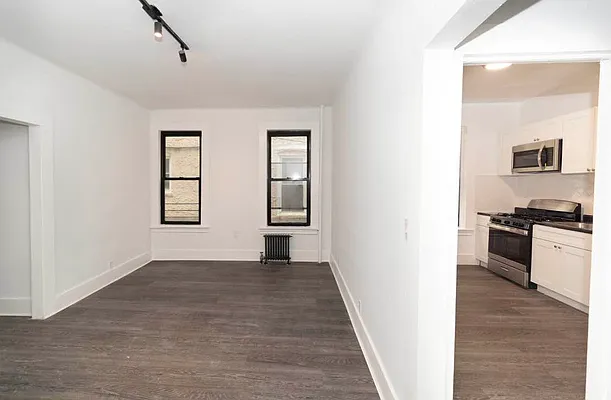 Rented by RealTegrity NY LLC | media 72